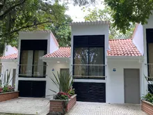 Caba&ntilde;as
