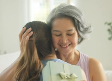 &iquest;A qu&eacute; mujer que asume con amor y valent&iacute;a el rol de madre y padre te gustar&iacute;a sorprender con un bono Cencosud?