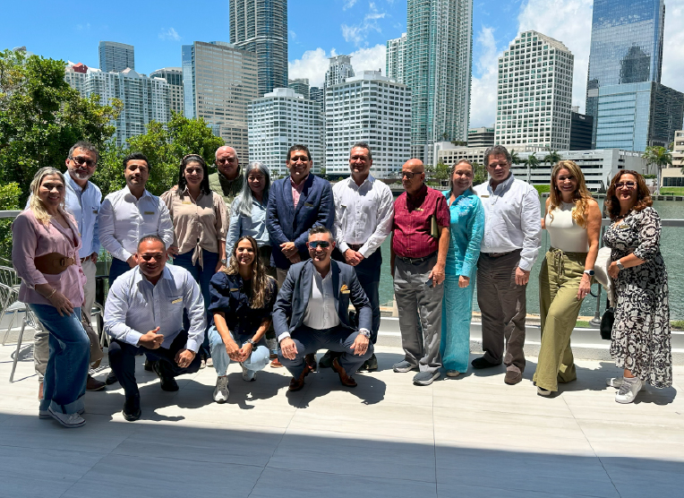 Misión Internacional del Galardón Coomeva en Miami