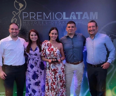 Centro de Soluciones y Servicios de Coomeva celebra doble galardón Centro de Soluciones y Servicios de Coomeva celebra doble galardón