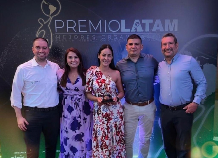 Centro de Soluciones y Servicios de Coomeva celebra doble galardón Centro de Soluciones y Servicios de Coomeva celebra doble galardón